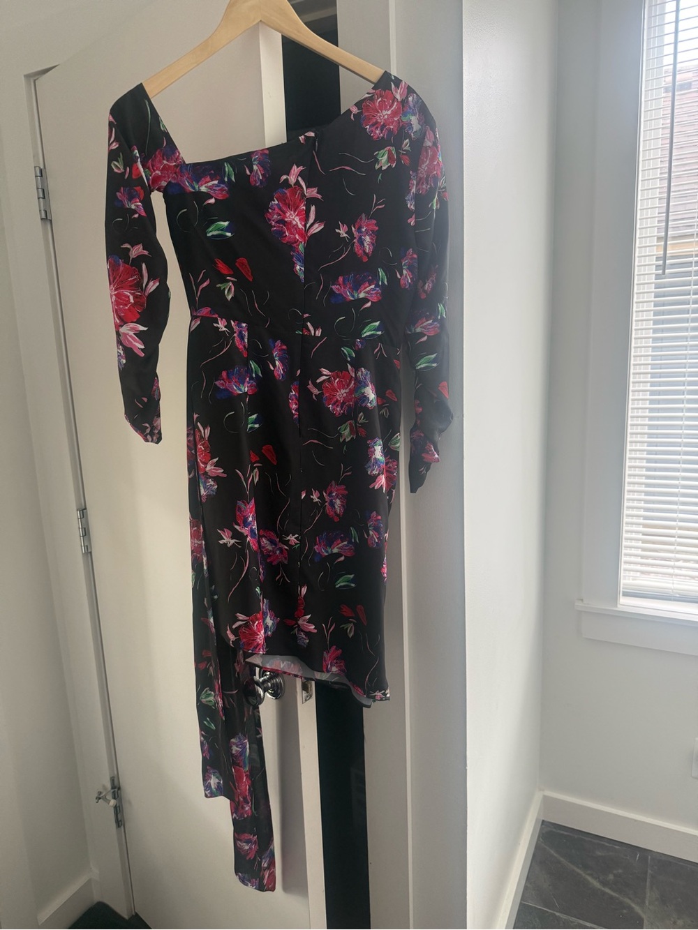 Black Floral High-Low Dress with Square Neckline and Three-Quarter Sleeves